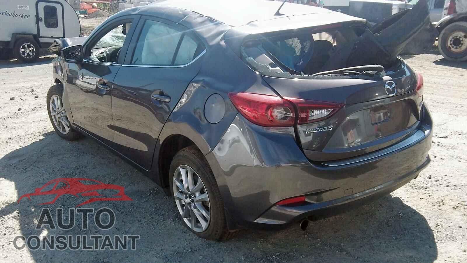 MAZDA 3 2018 - 3MZBN1L77JM240988
