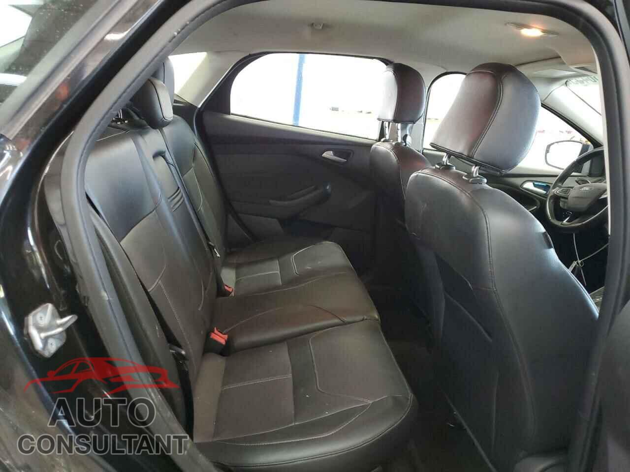 FORD FOCUS 2015 - 1FADP3K21FL326304