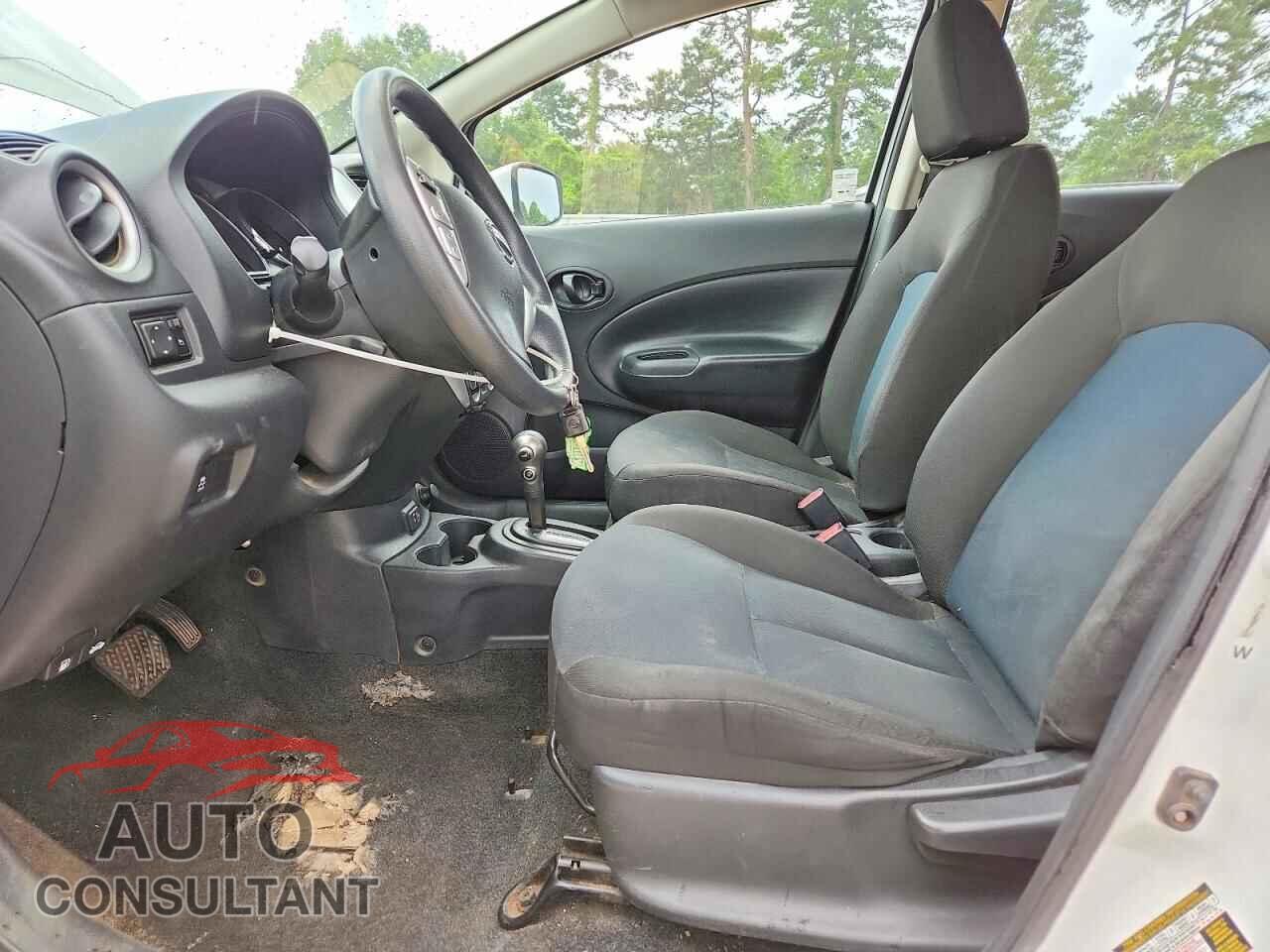 NISSAN VERSA 2019 - 3N1CE2CP3KL355742