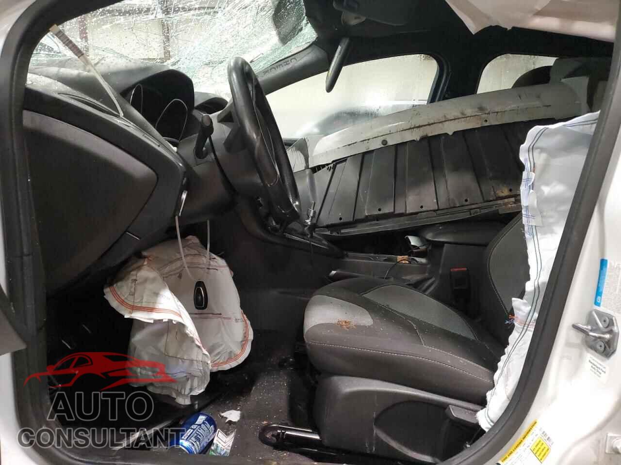 FORD FOCUS 2017 - 1FADP3L96HL322036
