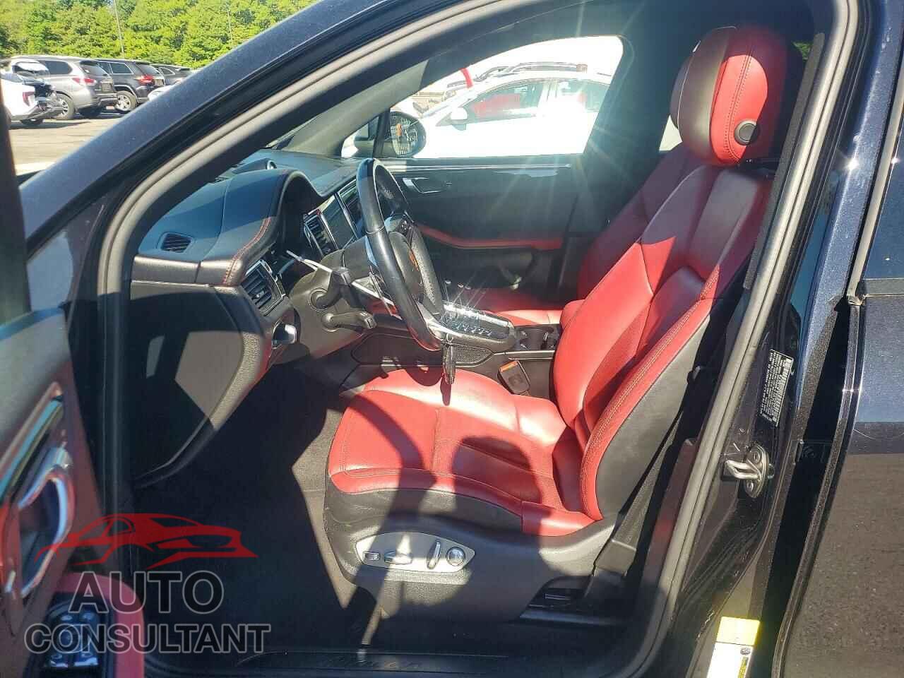 PORSCHE MACAN 2018 - WP1AA2A59JLB18473