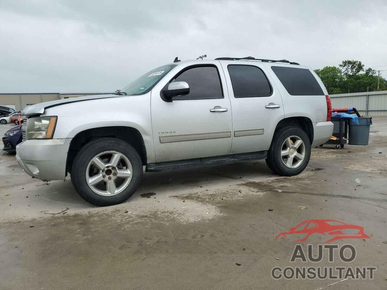 CHEVROLET TAHOE 2013 - 1GNSCAE05DR252687