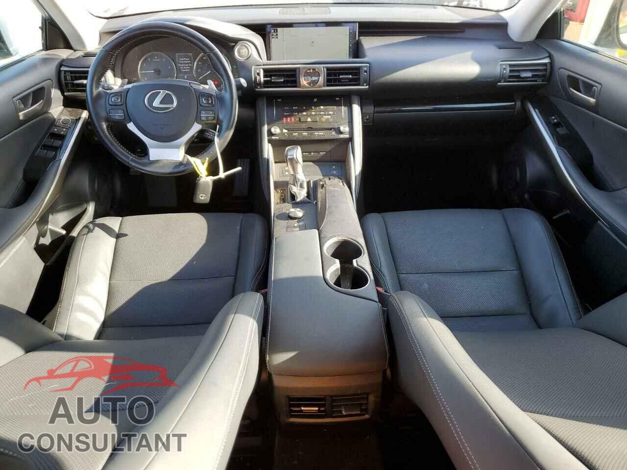 LEXUS IS 2017 - JTHBA1D21H5044108
