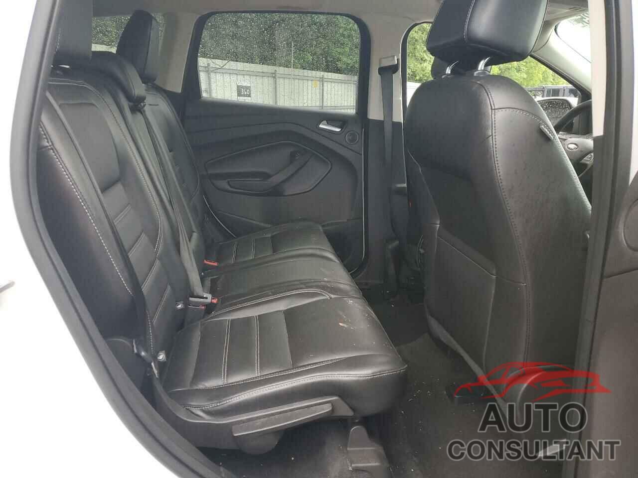 FORD ESCAPE 2017 - 1FMCU0J96HUC34755