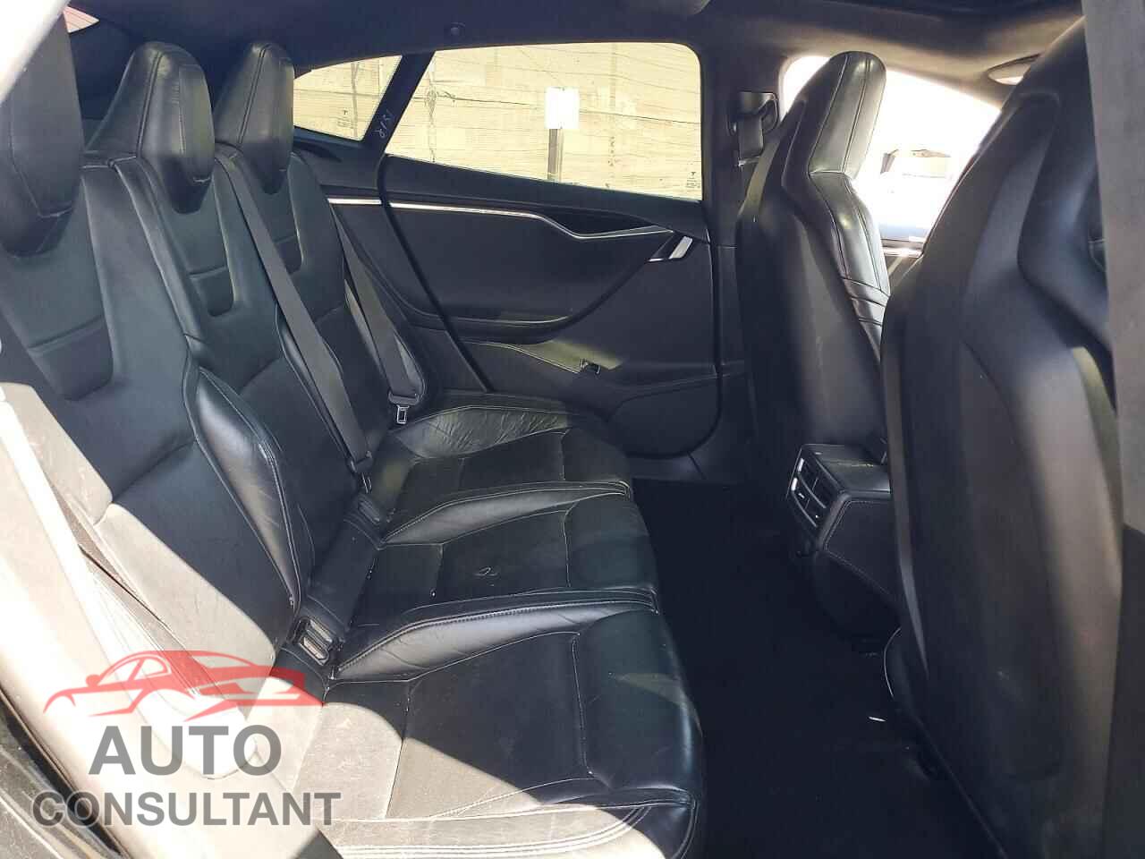 TESLA MODEL S 2015 - 5YJSA1H21FFP68131