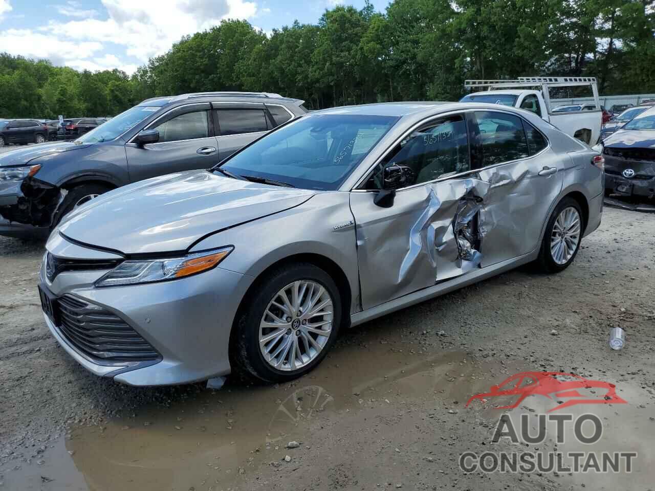 TOYOTA CAMRY 2018 - 4T1B21HK3JU003382
