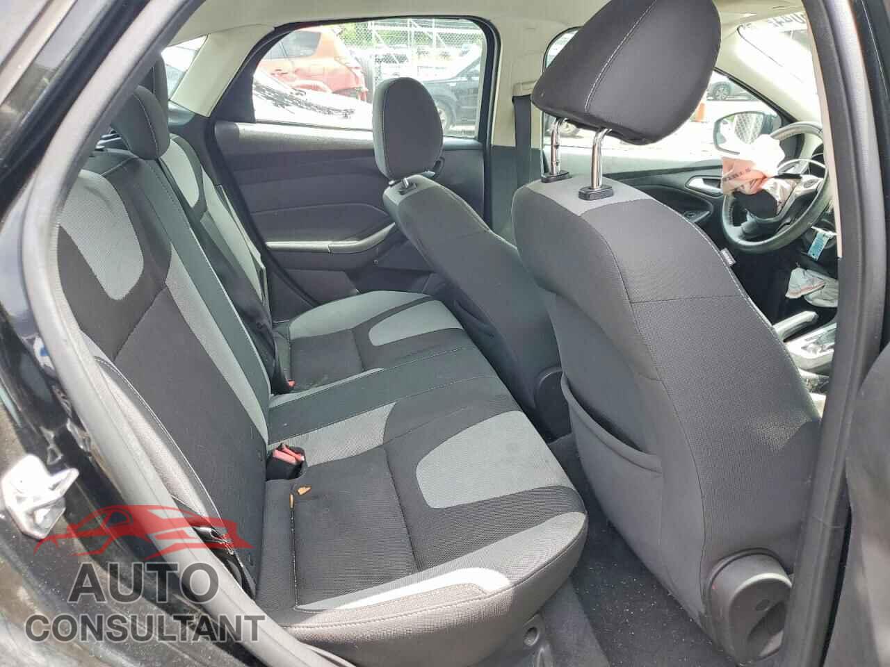 FORD FOCUS 2014 - 1FADP3F24EL410643