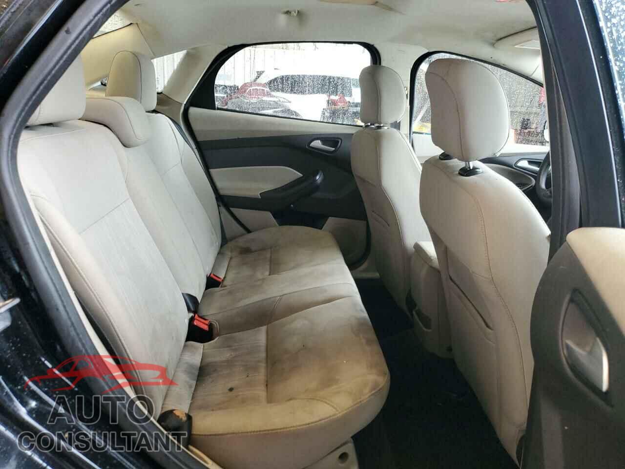 FORD FOCUS 2017 - 1FADP3F25HL232861