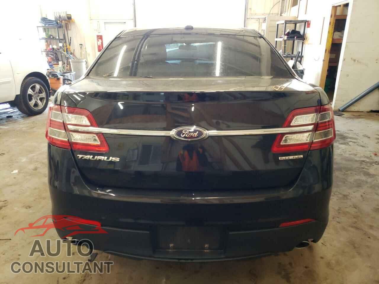FORD TAURUS 2017 - 1FAHP2D82HG119008