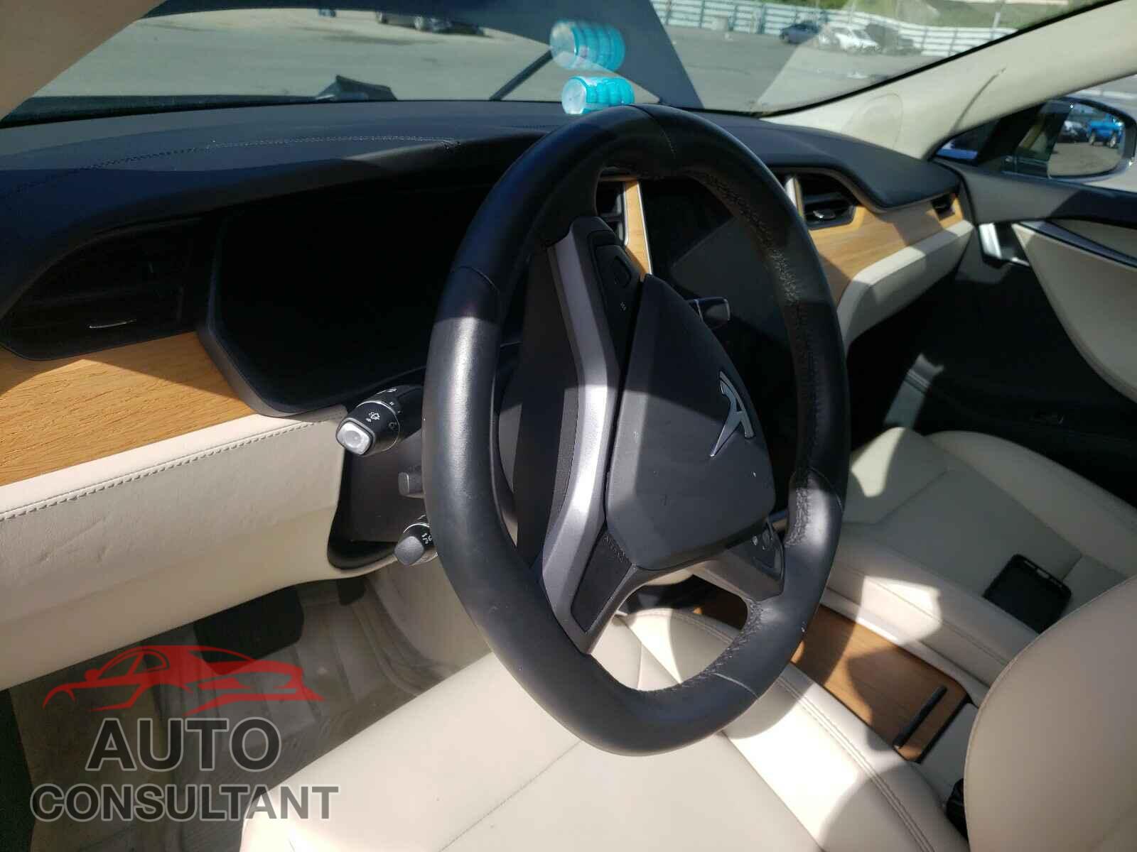 TESLA MODEL S 2019 - 5YJSA1E21KF311706