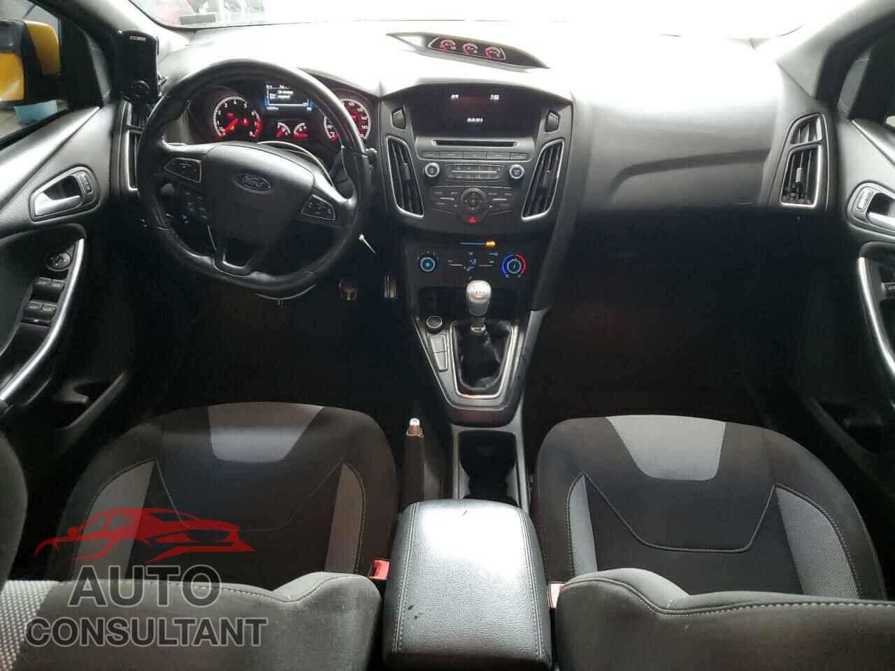 FORD FOCUS 2015 - 1FADP3L99FL333738