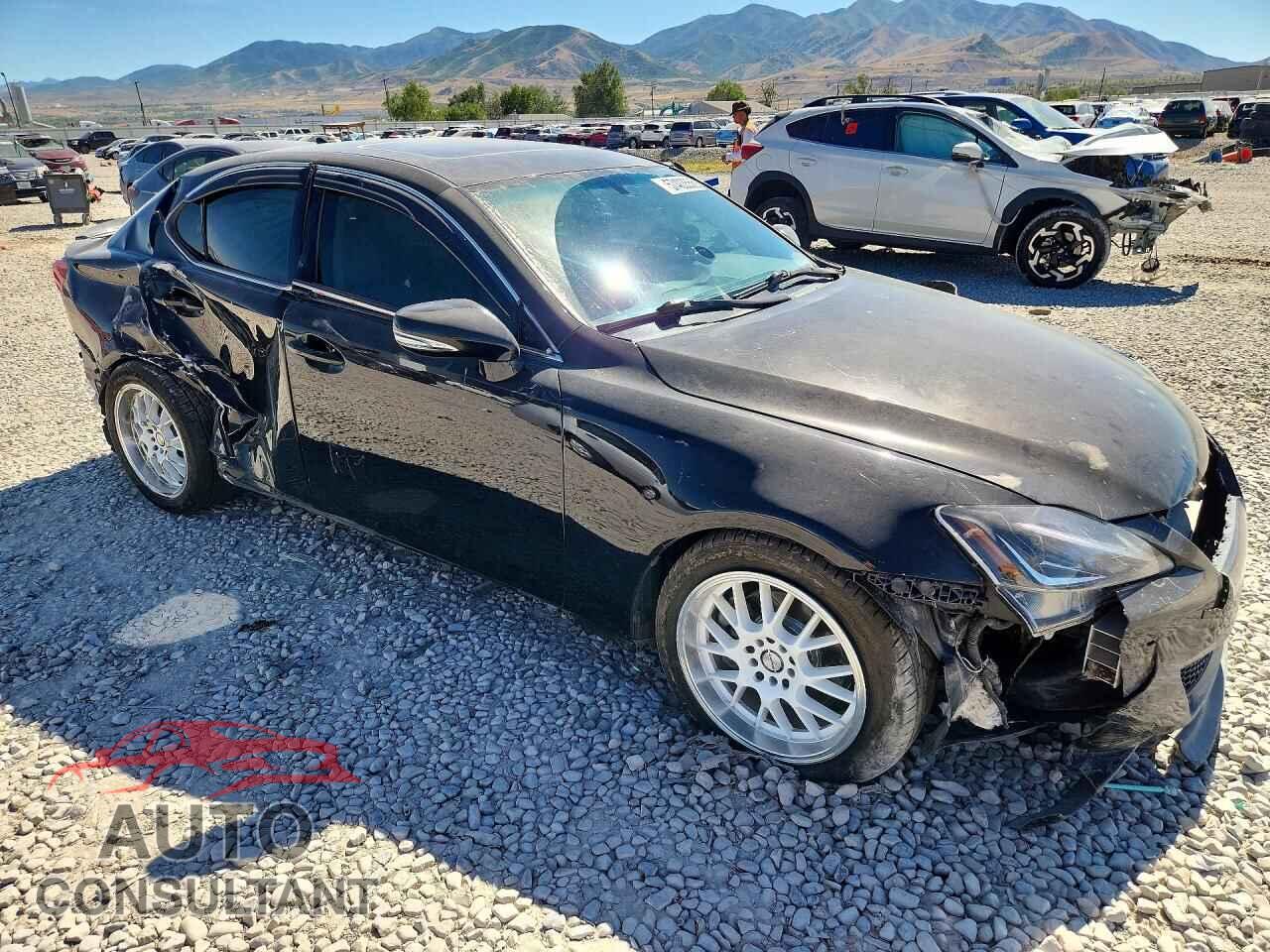 LEXUS IS 2011 - JTHCF5C26B5046054