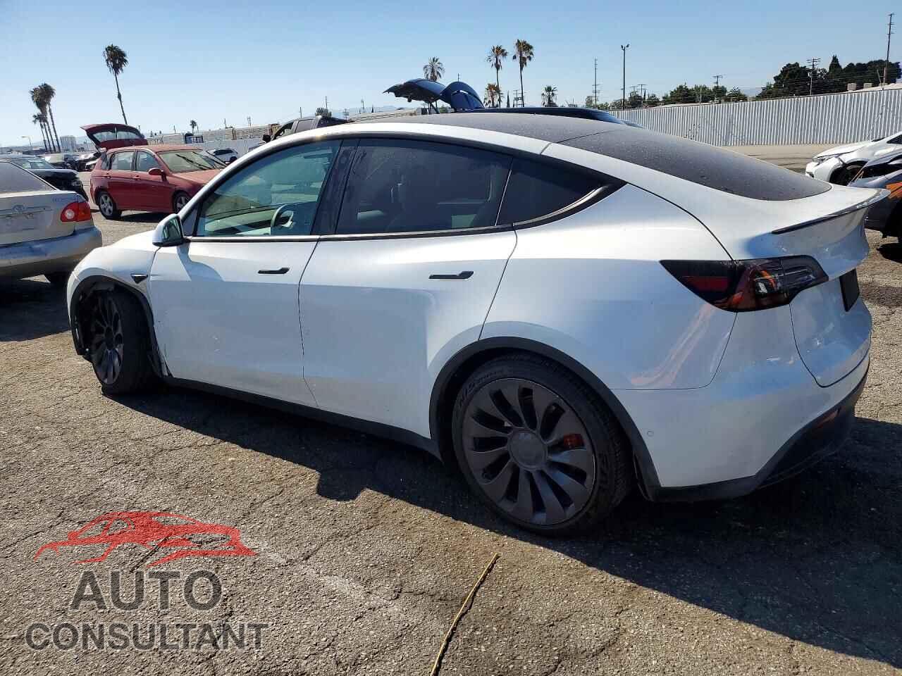 TESLA MODEL Y 2021 - 5YJYGDEF4MF240078