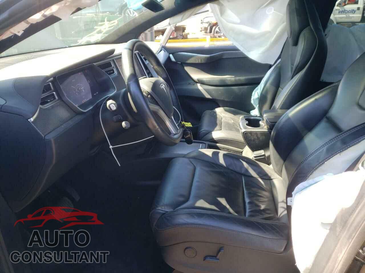 TESLA MODEL X 2017 - 5YJXCBE24HF052613