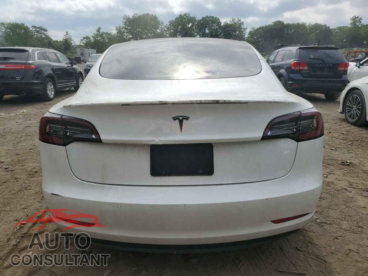 TESLA MODEL 3 2021 - 5YJ3E1EA4MF018563