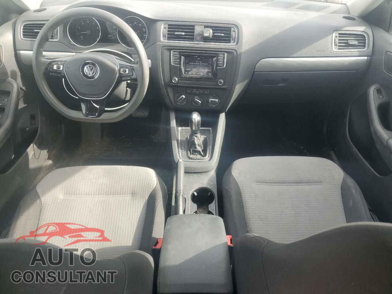 VOLKSWAGEN JETTA 2017 - 3VW2B7AJ8HM260445