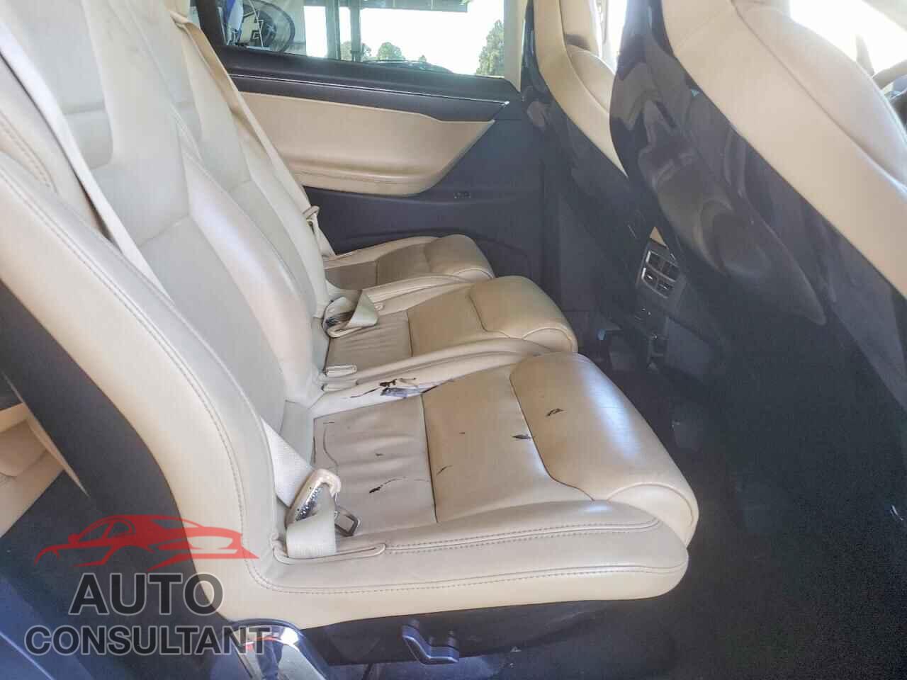 TESLA MODEL X 2017 - 5YJXCAE26HF044314