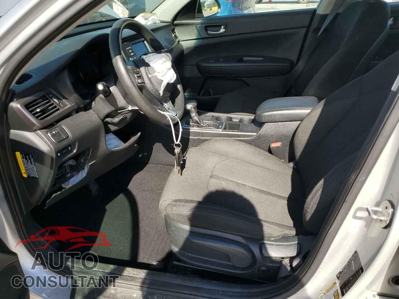 KIA OPTIMA 2017 - KNAGT4L33H5173722