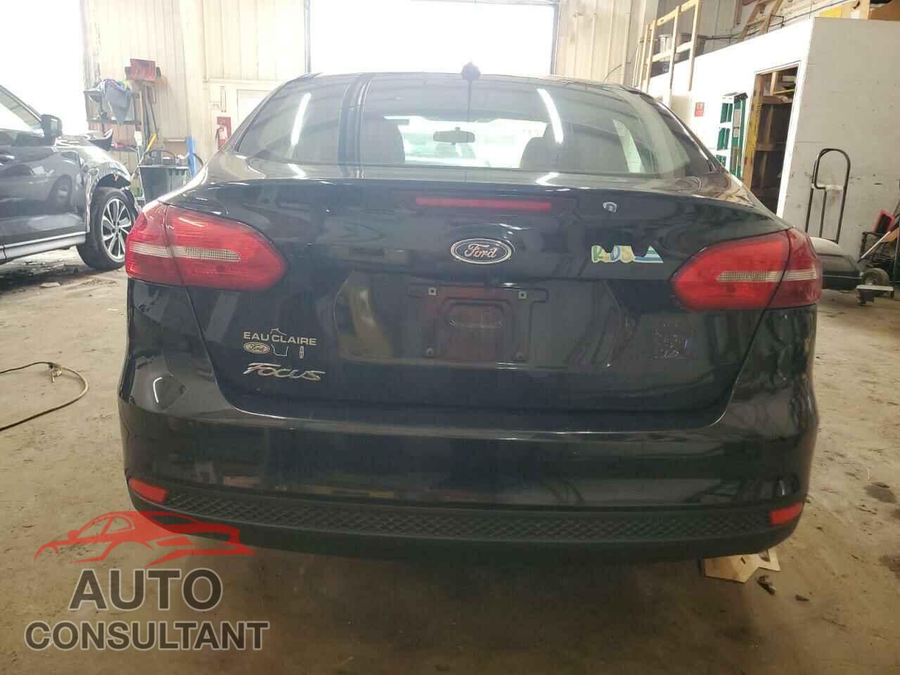 FORD FOCUS 2017 - 1FADP3E29HL348520