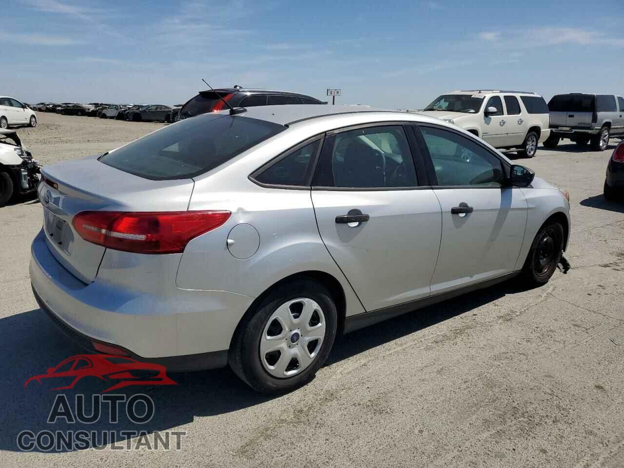 FORD FOCUS 2017 - 1FADP3E23HL271255