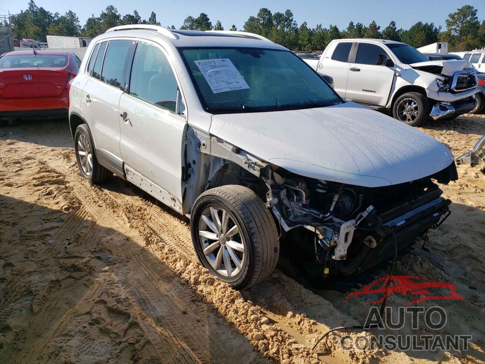 VOLKSWAGEN TIGUAN 2017 - WVGRV7AXXHK020734