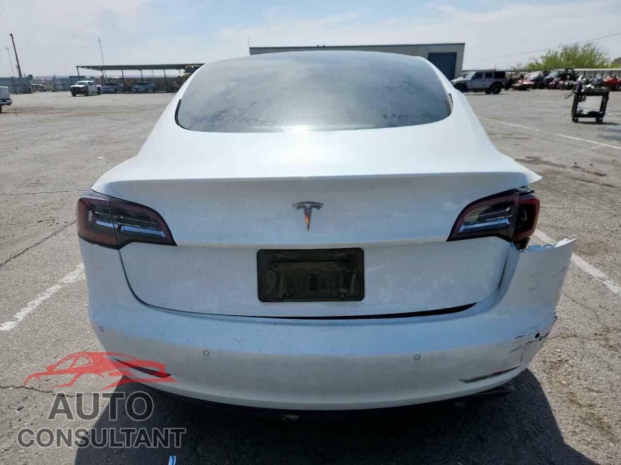 TESLA MODEL 3 2022 - 5YJ3E1EA9NF156200