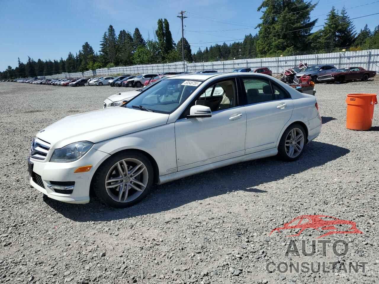 MERCEDES-BENZ C-CLASS 2012 - WDDGF8BB1CA713617