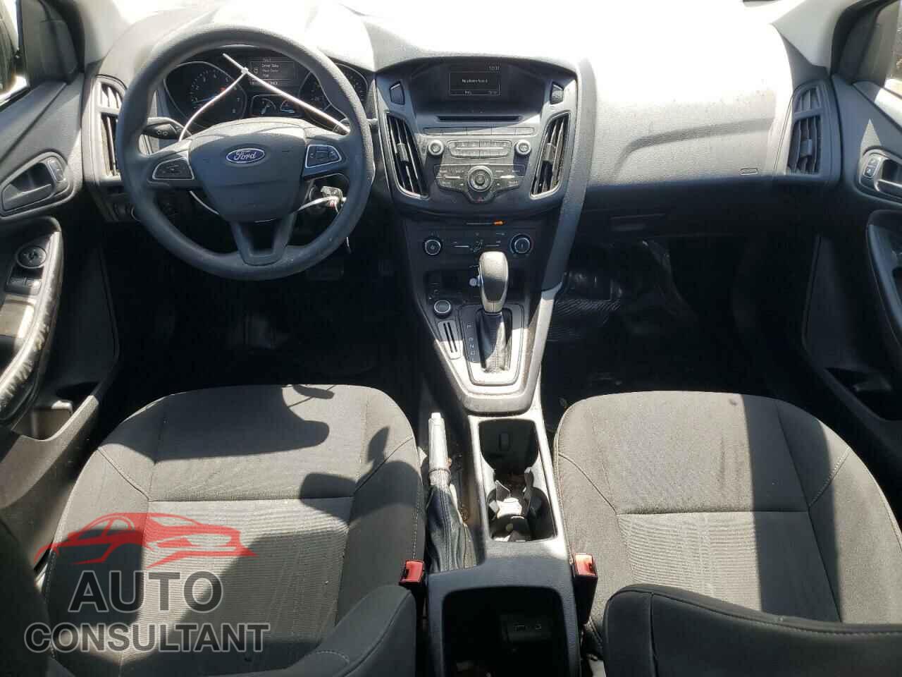FORD FOCUS 2017 - 1FADP3E23HL271255