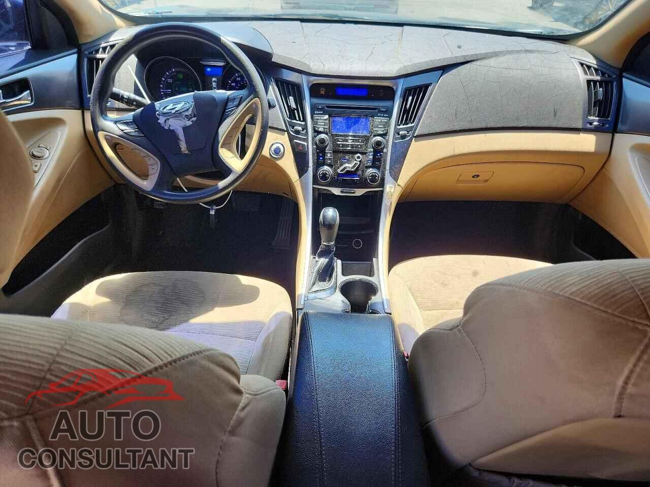 HYUNDAI SONATA 2012 - KMHEC4A41CA032147