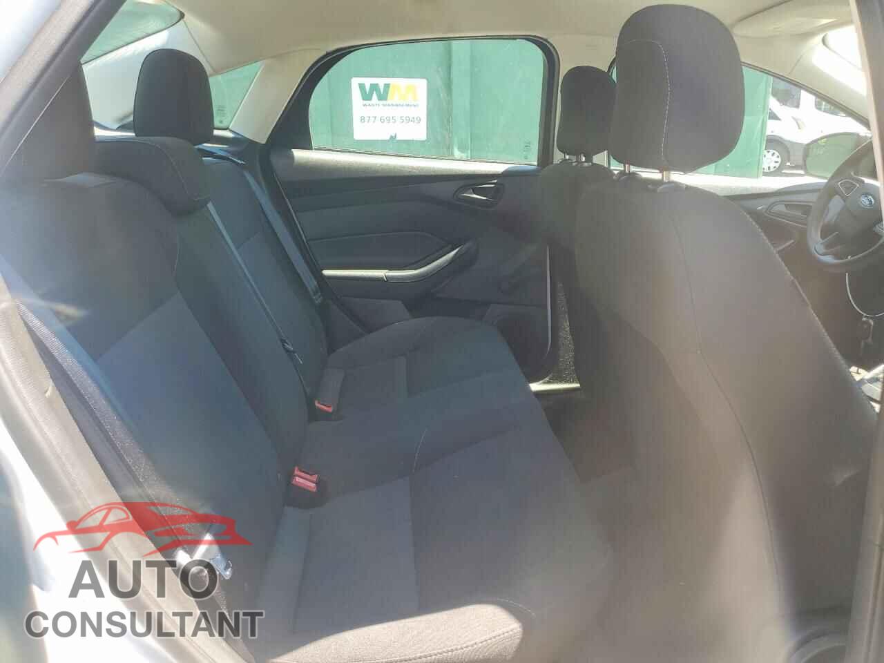 FORD FOCUS 2018 - 1FADP3E23JL266451