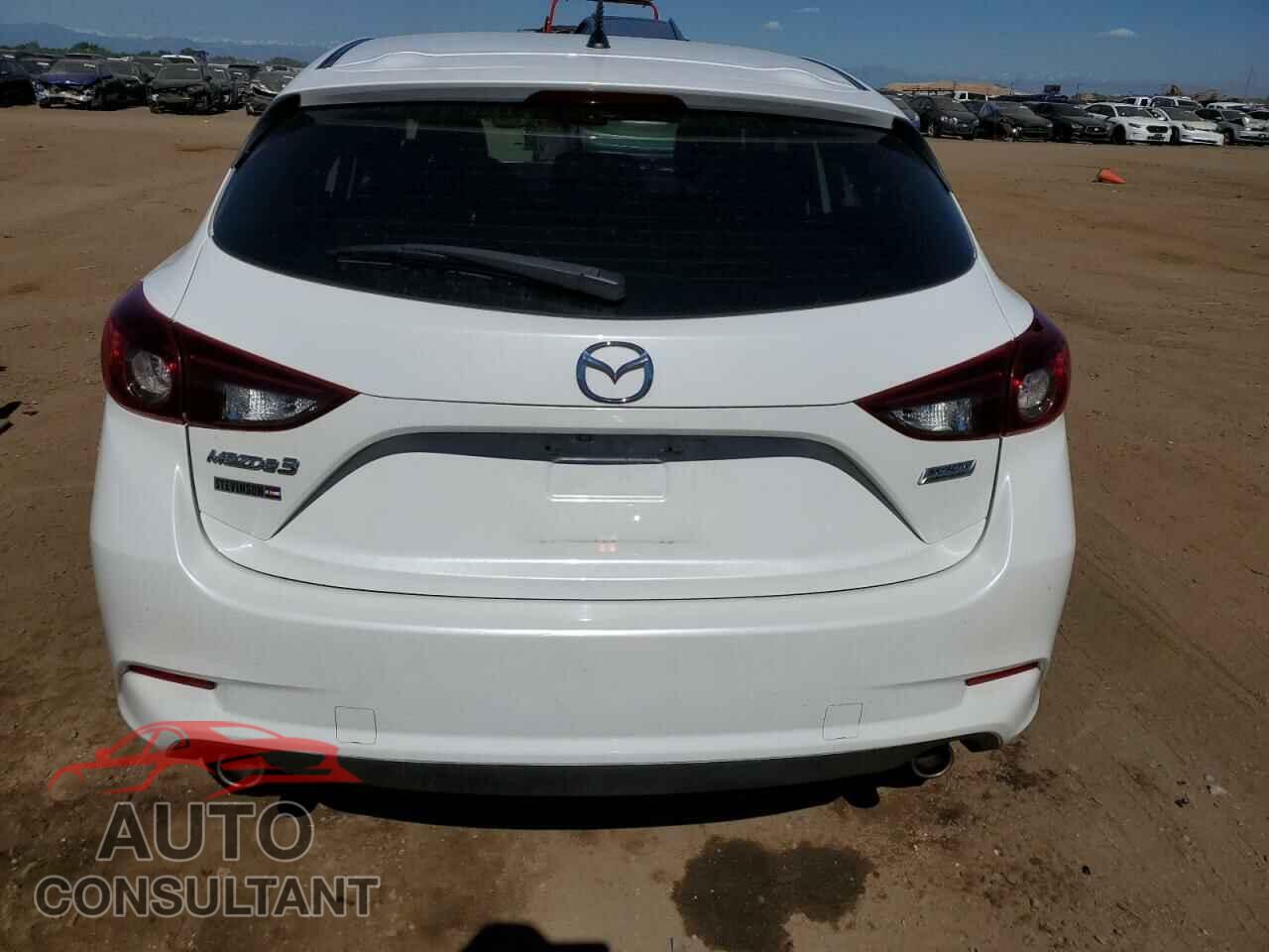 MAZDA 3 2017 - 3MZBN1L37HM149307