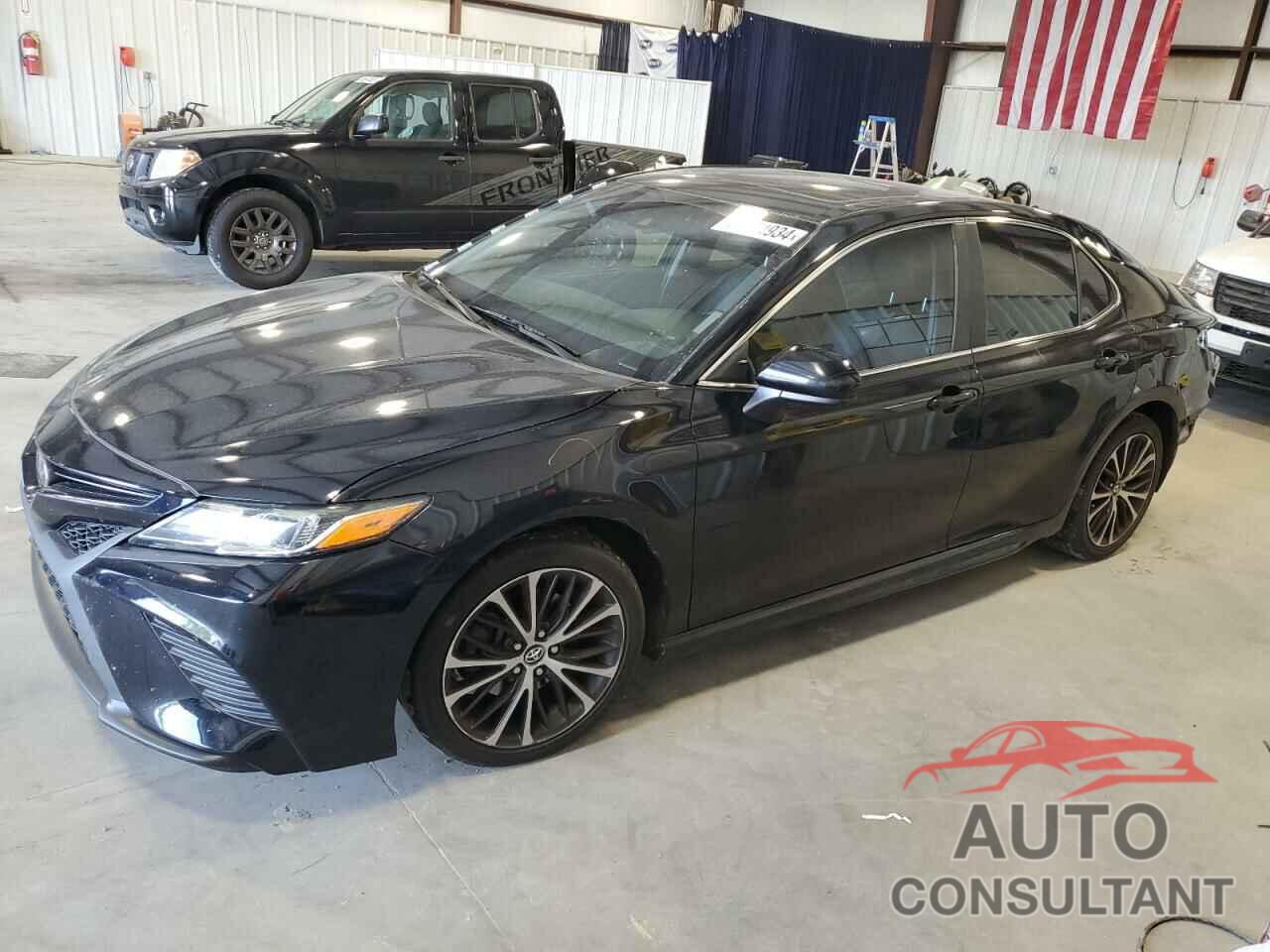 TOYOTA CAMRY 2018 - 4T1B11HK8JU031570
