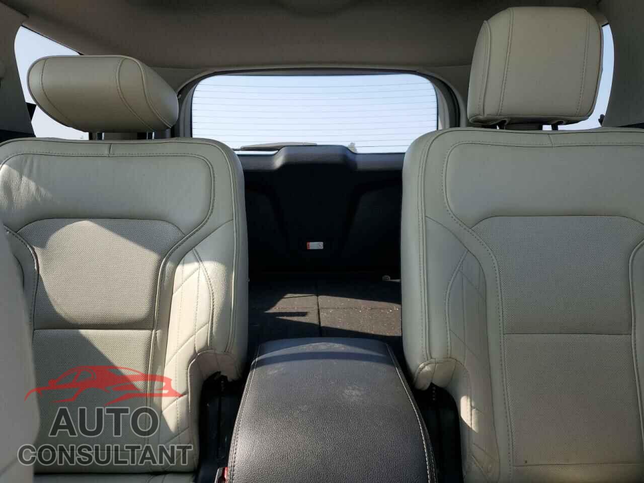 FORD EXPLORER 2018 - 1FM5K8HT8JGB32408