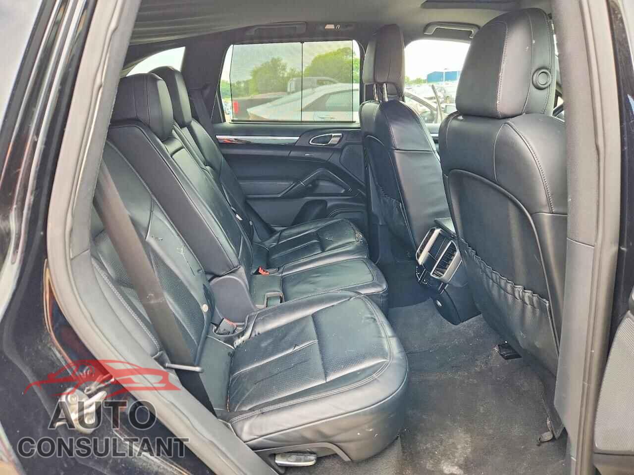 PORSCHE CAYENNE 2012 - WP1AA2A2XCLA08590