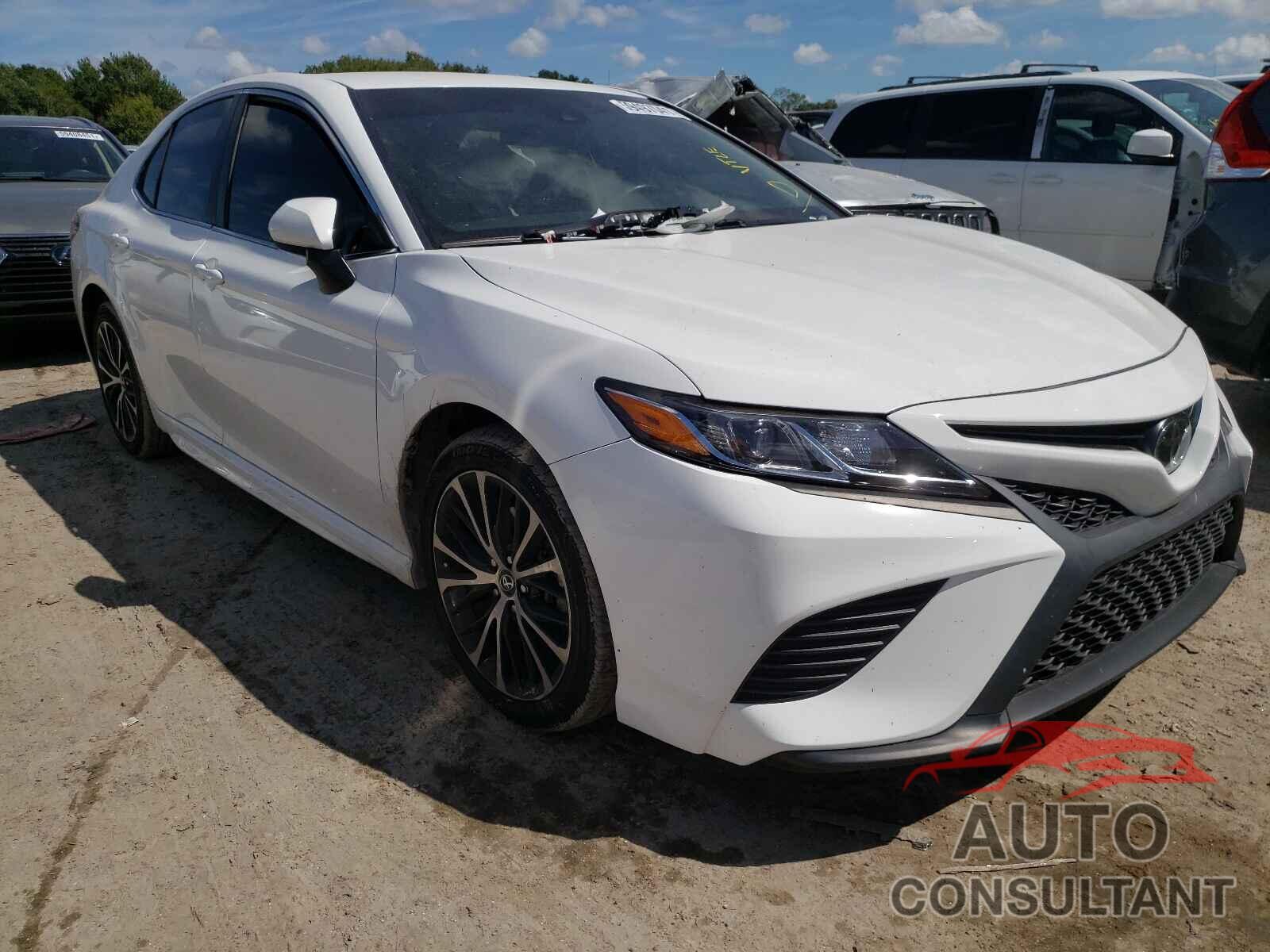 TOYOTA CAMRY 2018 - 4T1B11HKXJU089034
