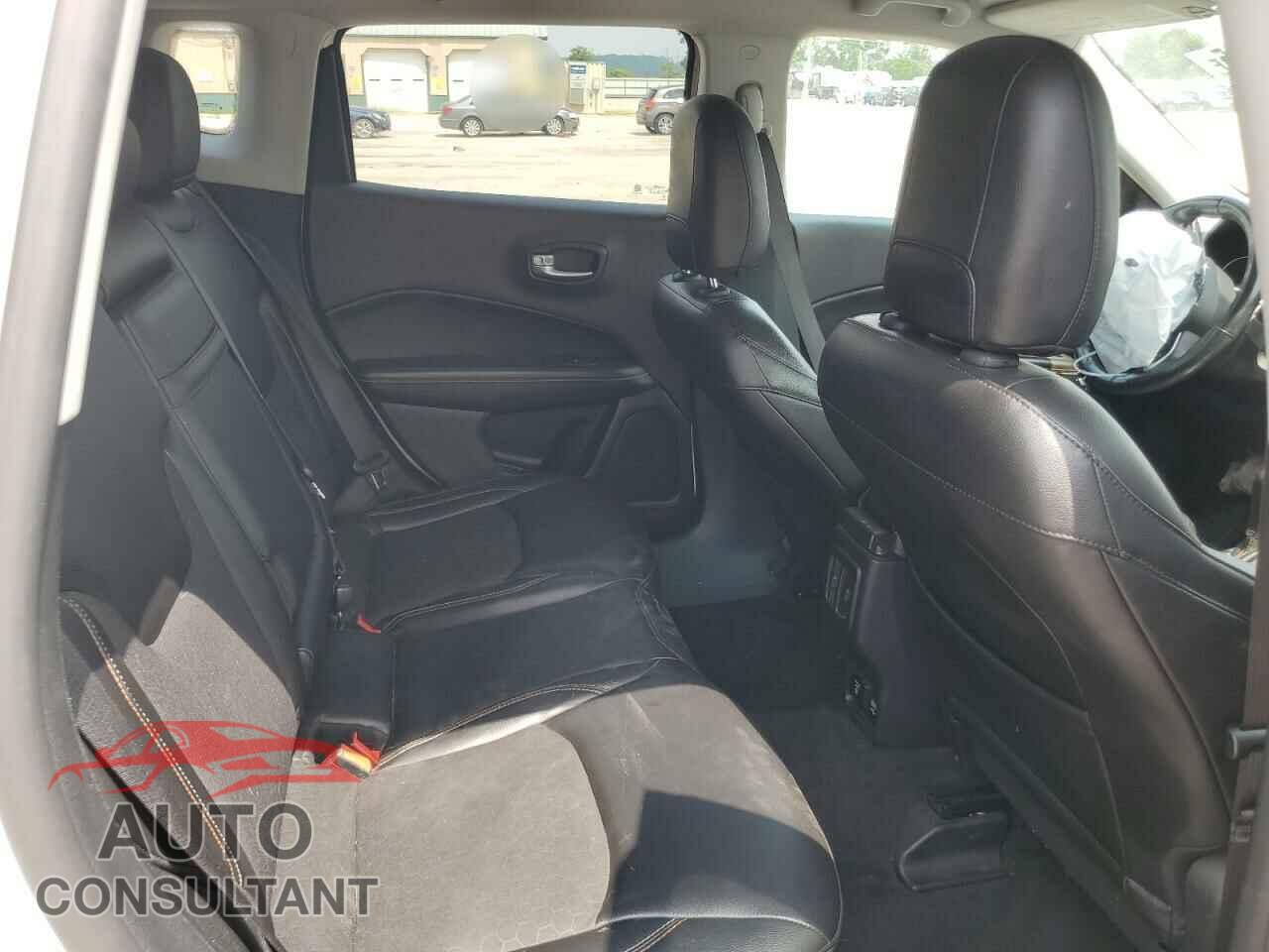 JEEP COMPASS 2018 - 3C4NJDBB1JT144041