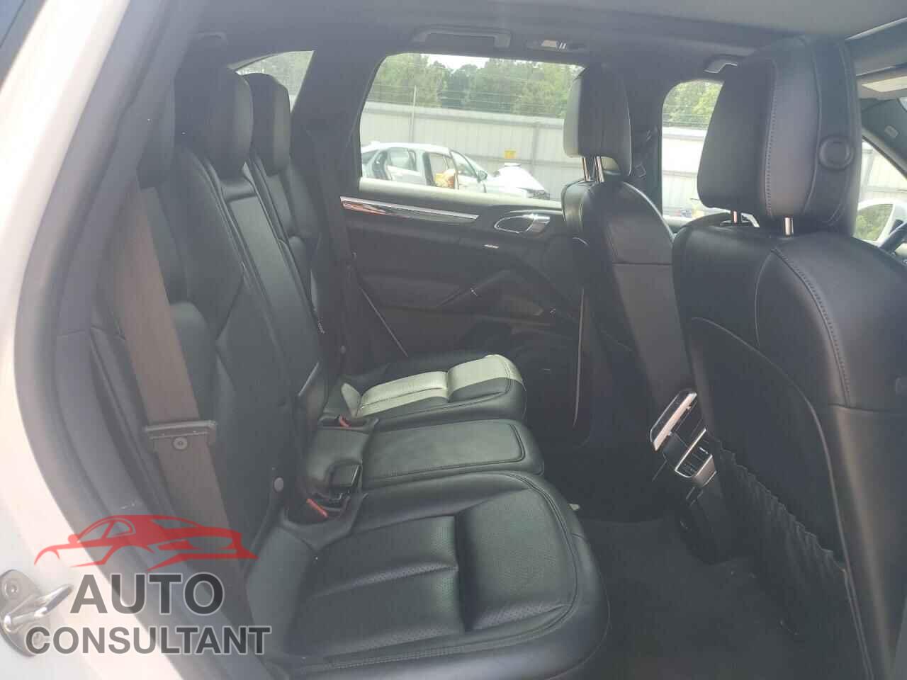 PORSCHE CAYENNE 2017 - WP1AA2A27HKA89979
