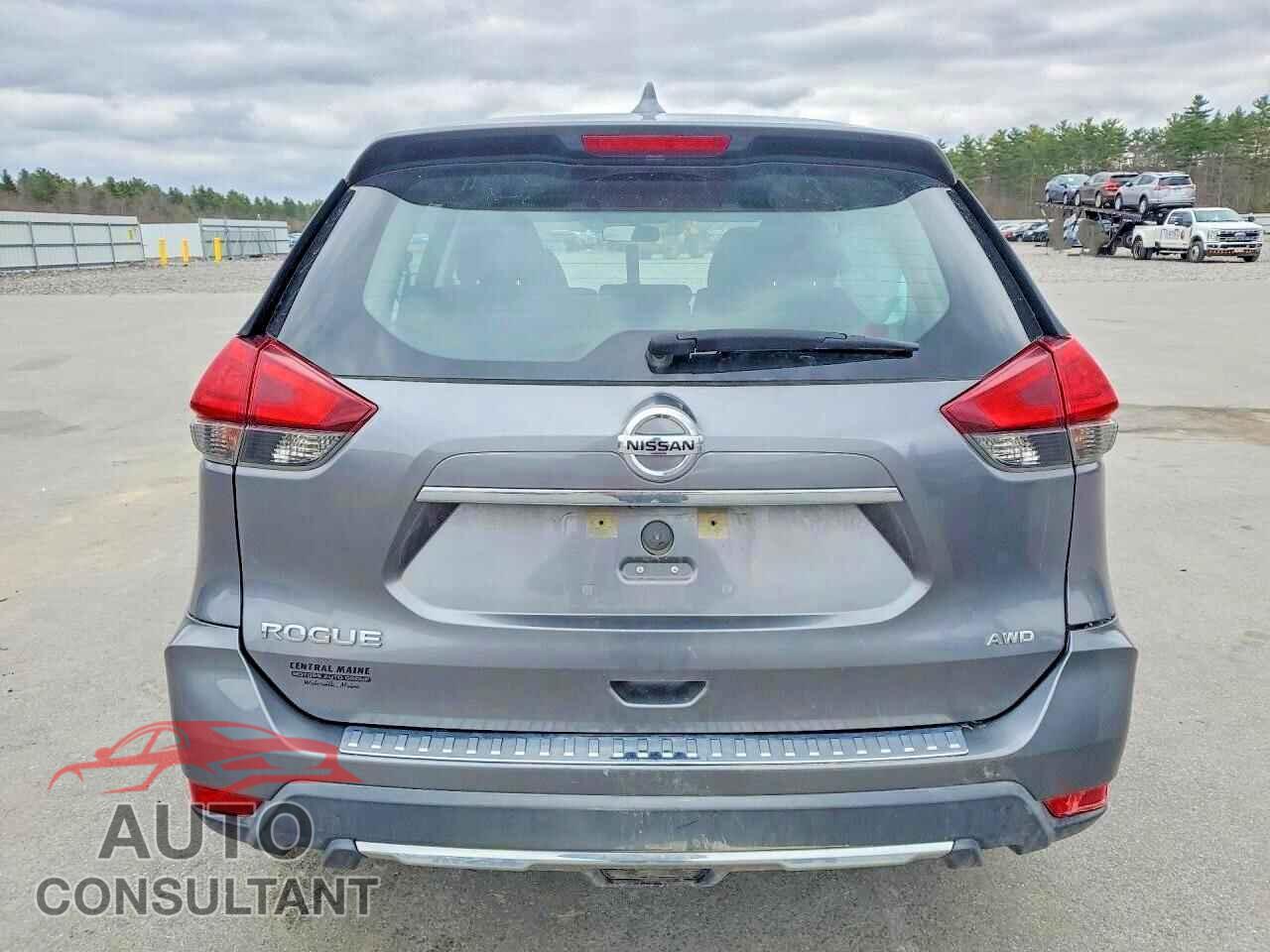 NISSAN ROGUE 2017 - KNMAT2MV8HP609207