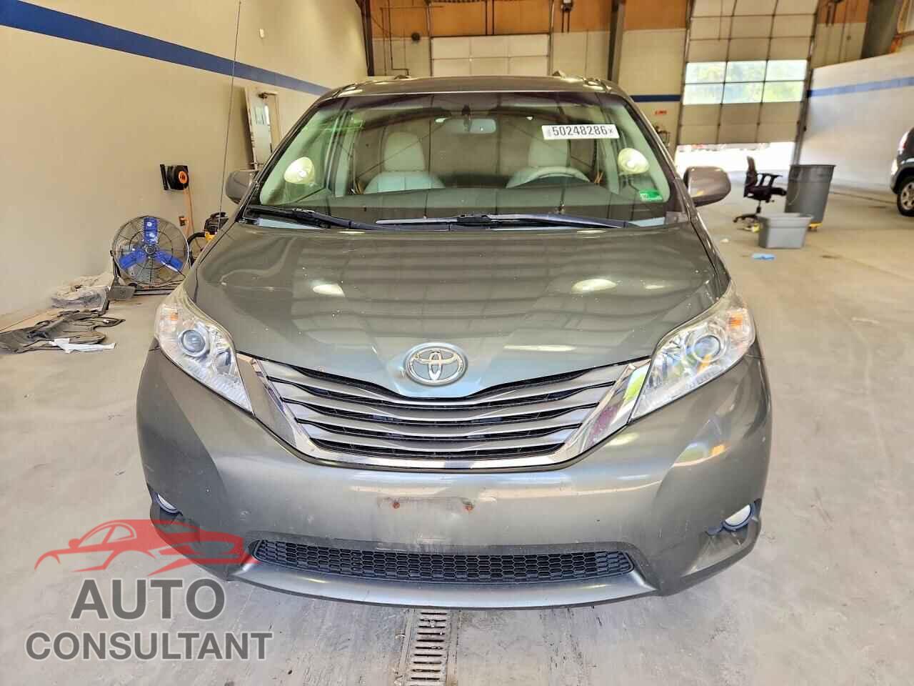 TOYOTA SIENNA 2013 - 5TDYK3DC8DS367640
