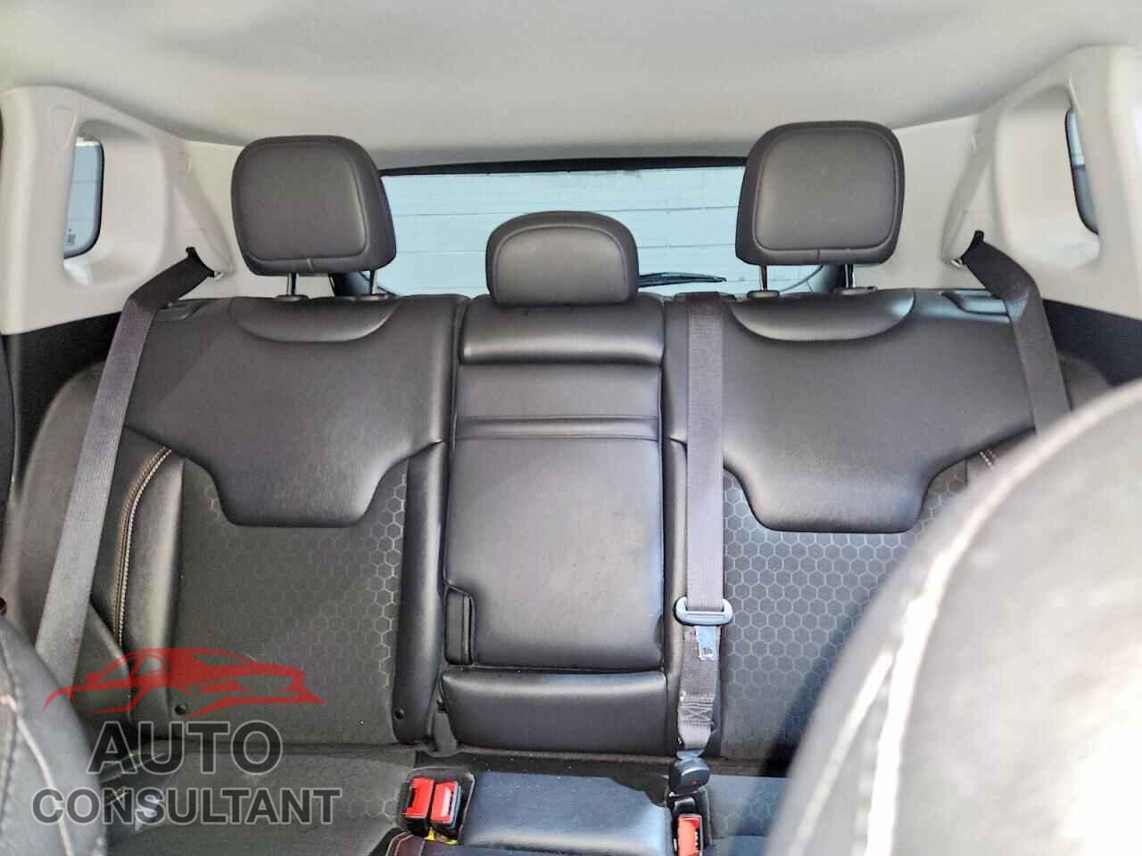 JEEP COMPASS 2019 - 3C4NJDBB9KT656910