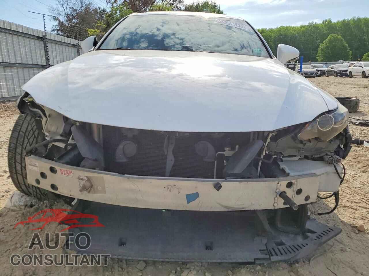 LEXUS IS 2015 - JTHBF1D29F5052553
