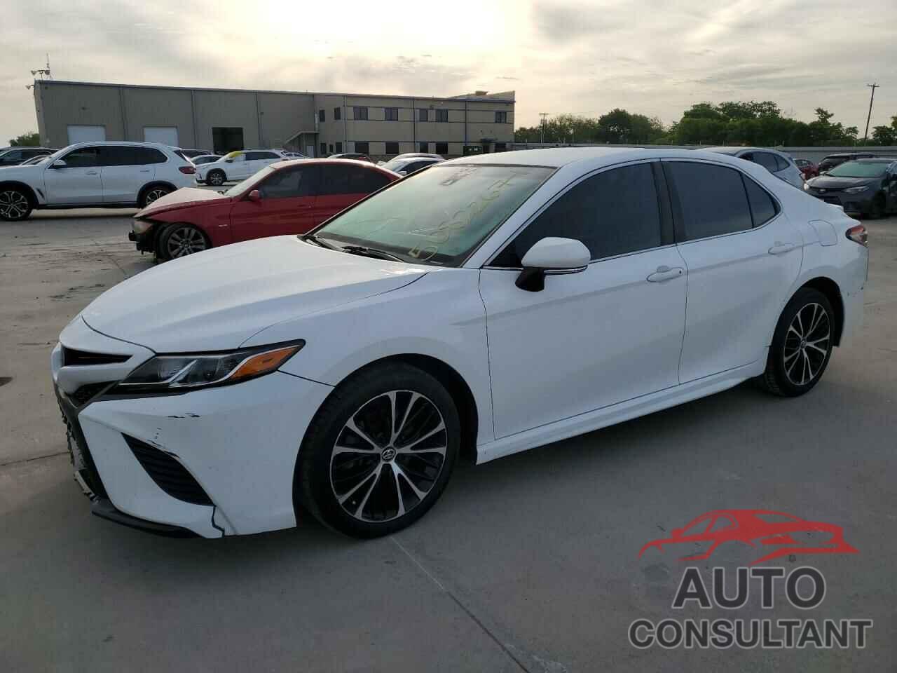 TOYOTA CAMRY 2018 - 4T1B11HK3JU644468