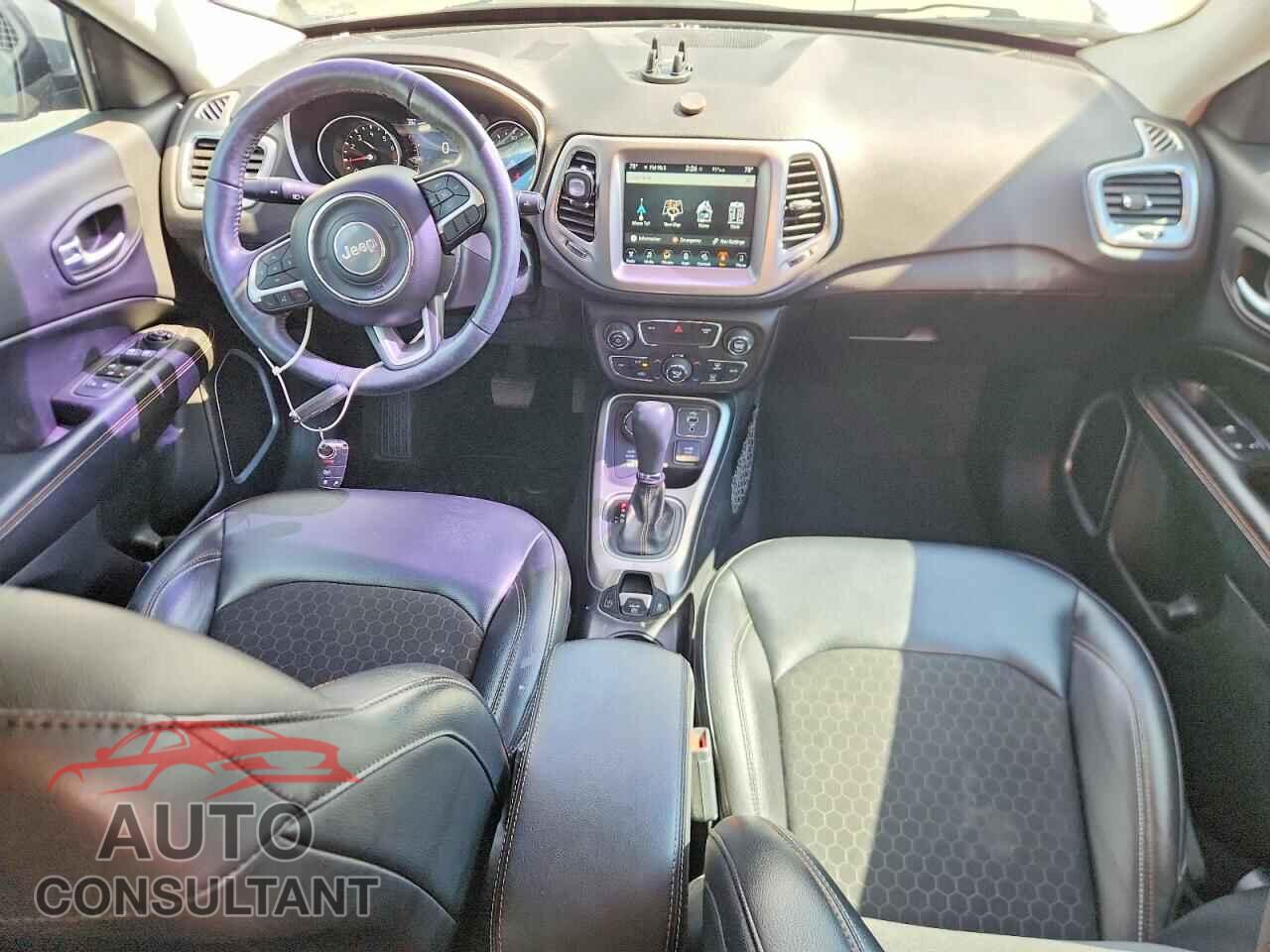 JEEP COMPASS 2018 - 3C4NJDBB8JT103230