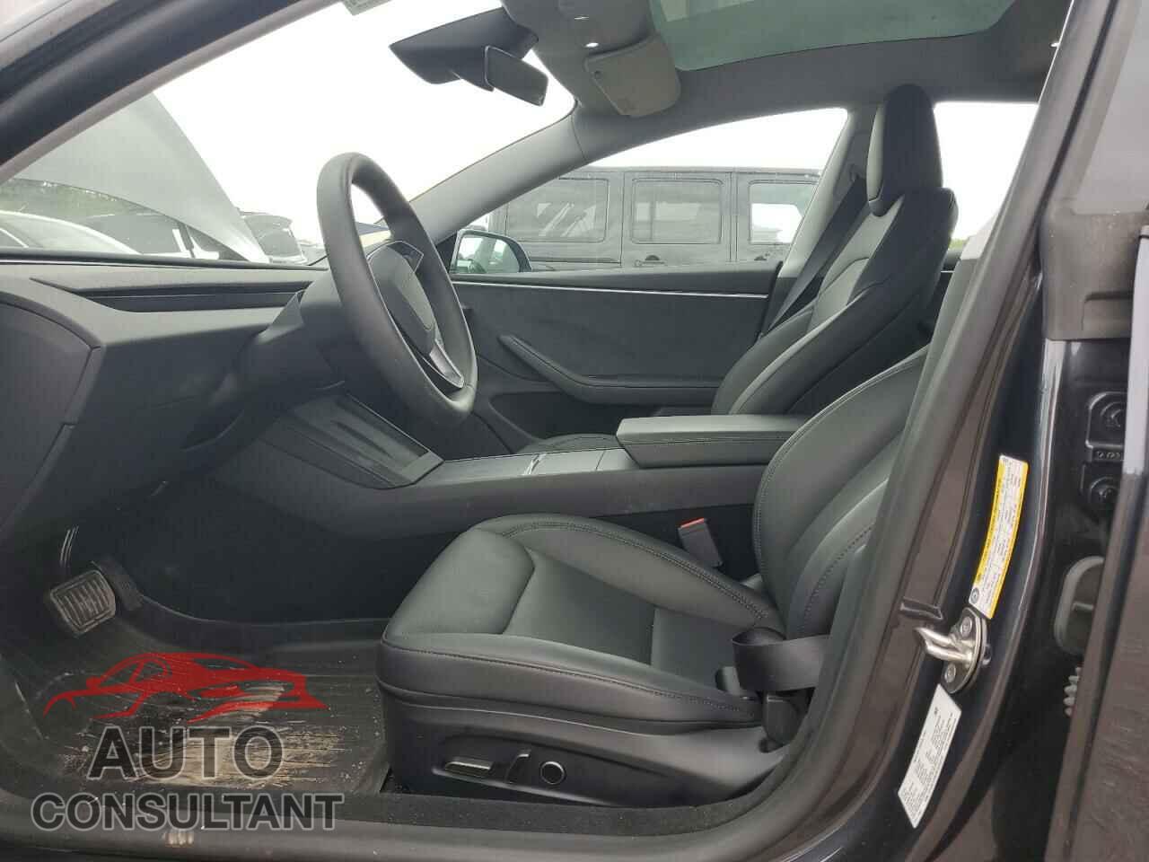 TESLA MODEL 3 2024 - 5YJ3E1EB2RF825213
