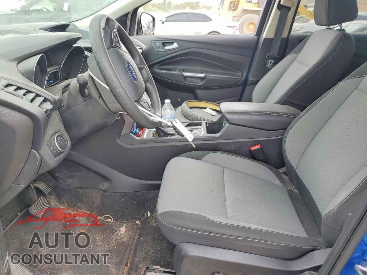 FORD ESCAPE 2017 - 1FMCU9G90HUD10966