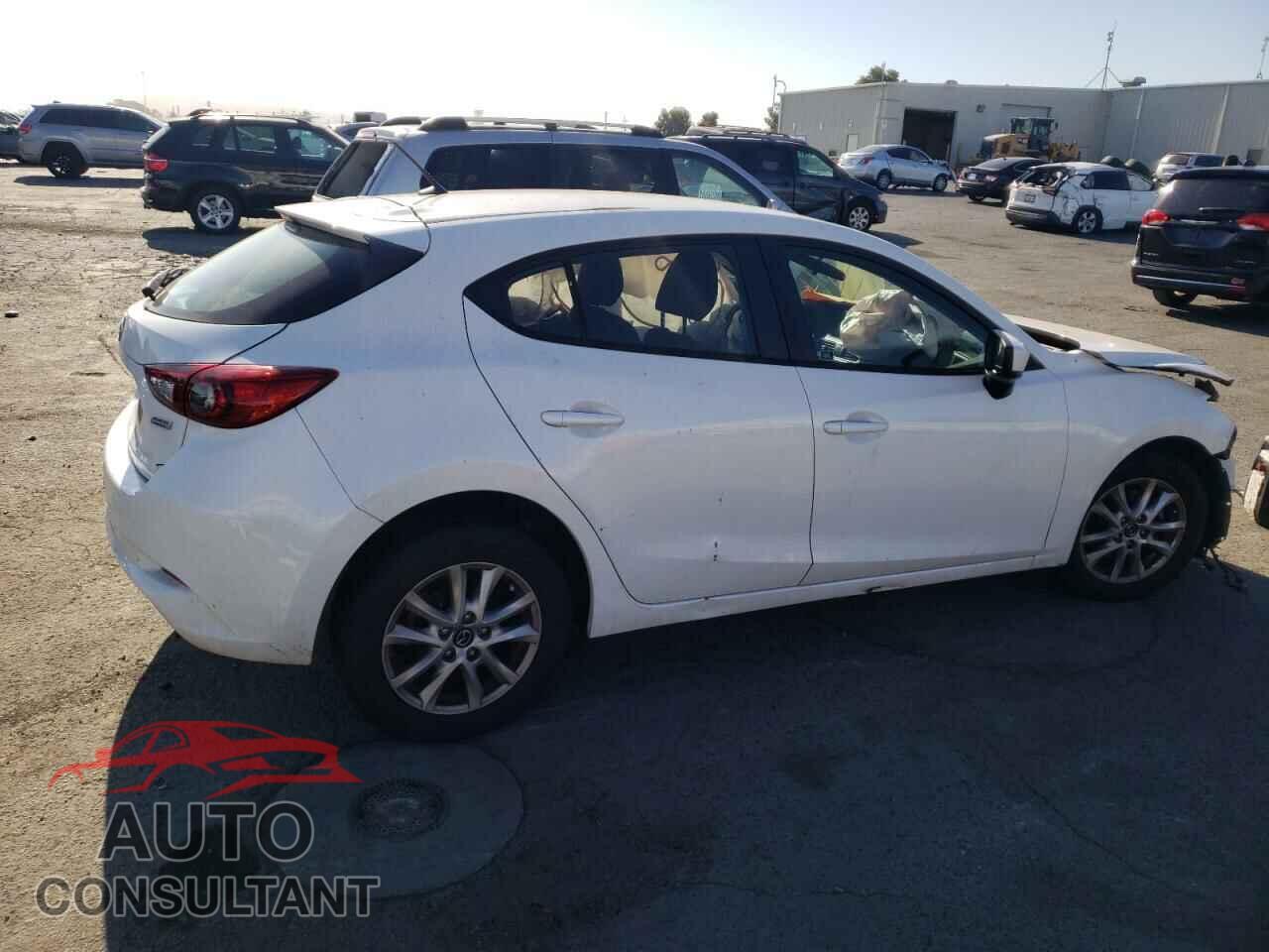 MAZDA 3 2017 - 3MZBN1K74HM111084