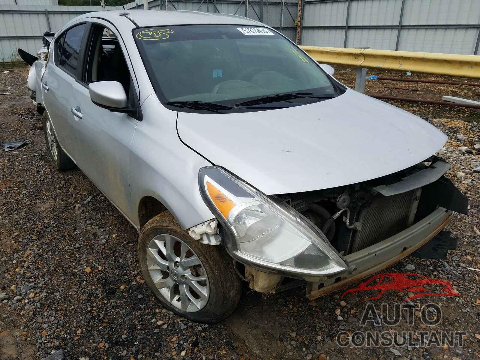 NISSAN VERSA 2017 - 3N1CN7AP8HL831900