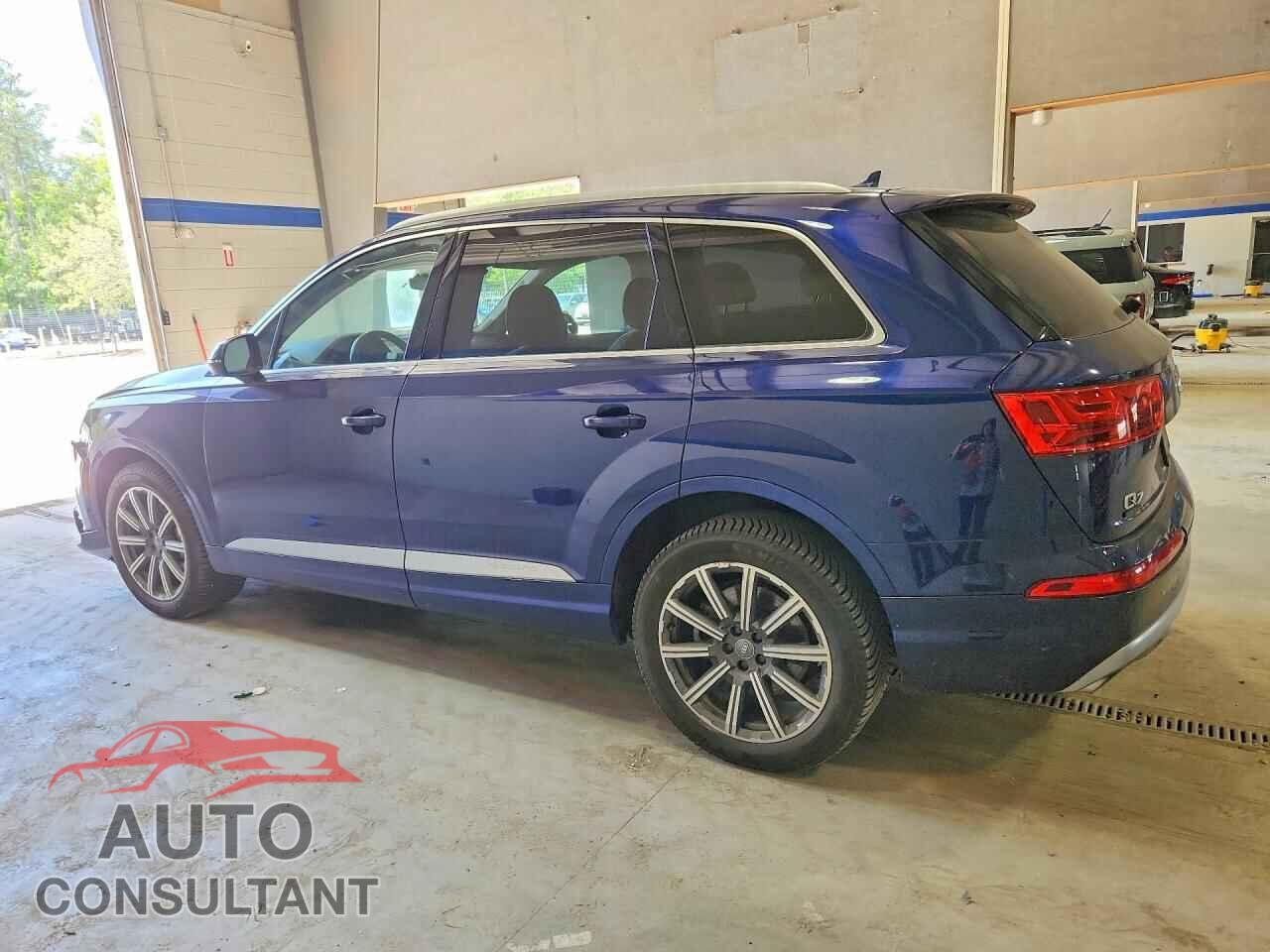 AUDI Q7 2019 - WA1LHAF70KD024837