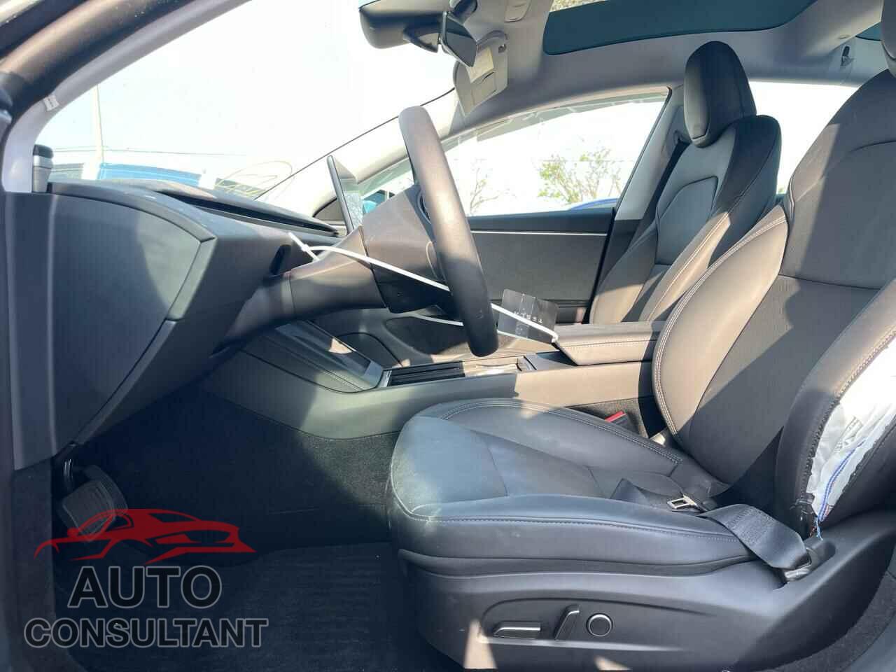 TESLA MODEL 3 2024 - 5YJ3E1EA6RF733495