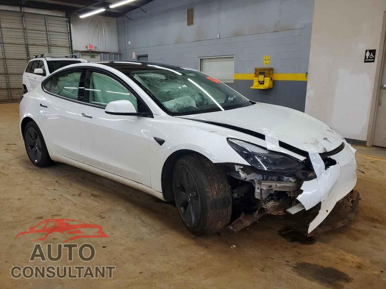 TESLA MODEL 3 2022 - 5YJ3E1EB5NF180969